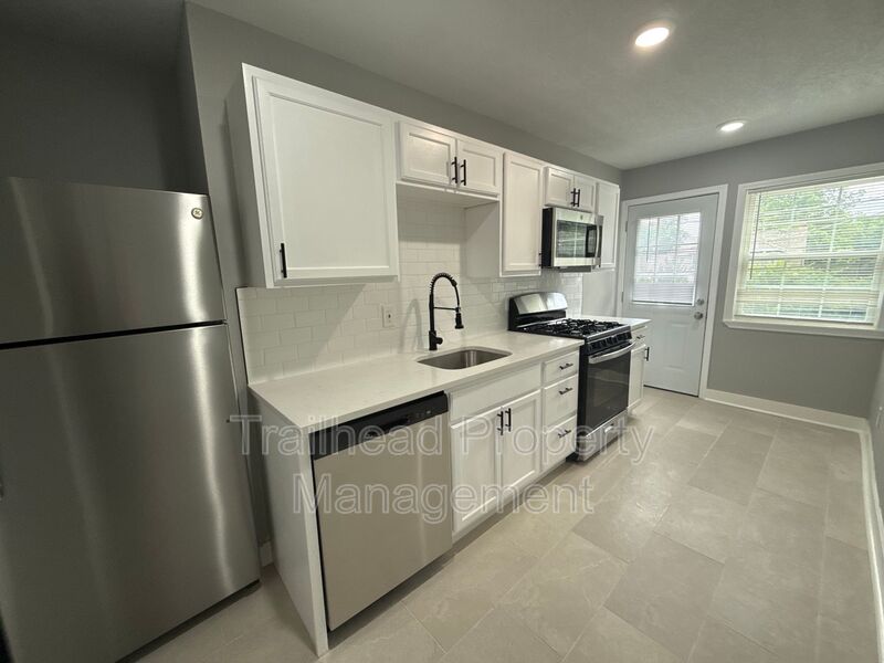 Kansas City House: 312 E Gregory