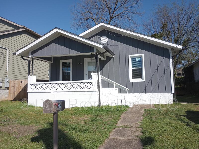 Chattanooga House: 218 North Hickory Street