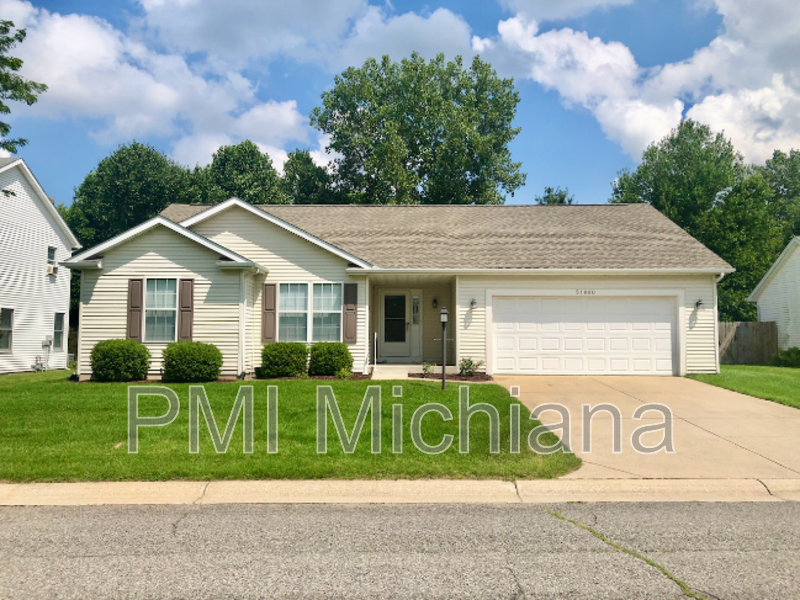 South Bend House: 51880 Courtland Dr E