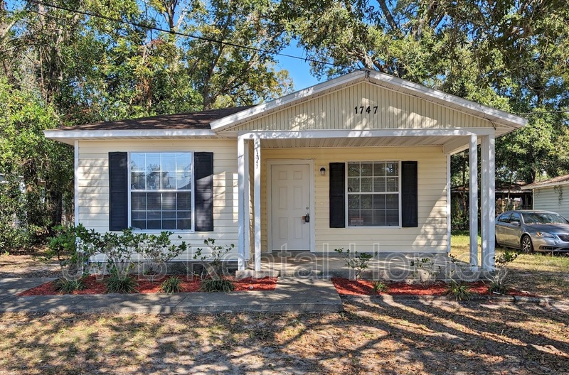 Jacksonville House: 1747 42nd St W