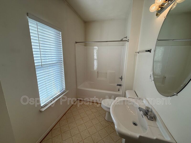 Well-maintained and spacious 3-bedroom Home "ASK ABOUT OUR ZERO DEPOSIT" - Photo 13