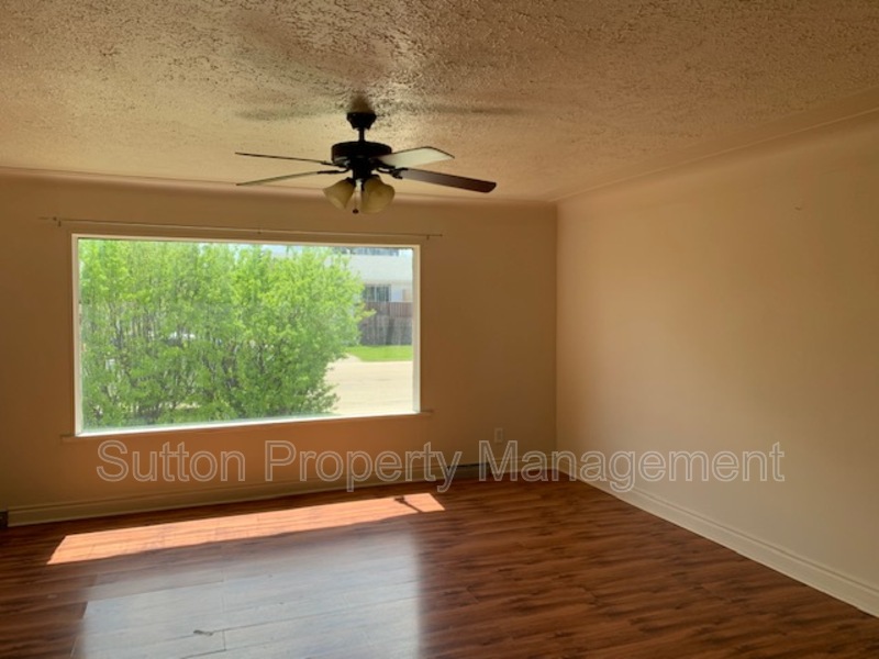 Grande Prairie House: 10120 103 Avenue