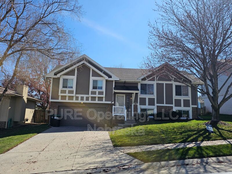 Omaha House: 12321 Wirt Street