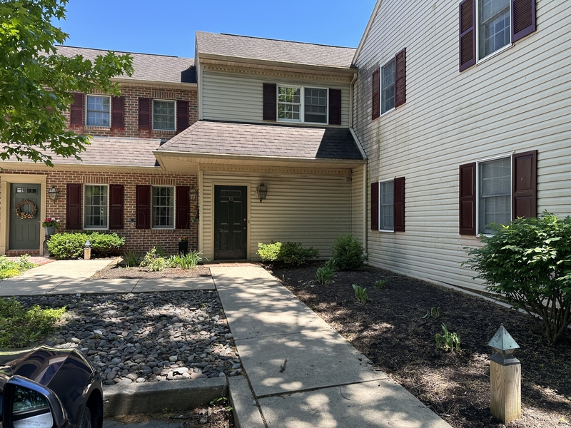 Akron Condo: 239 Miller Rd
