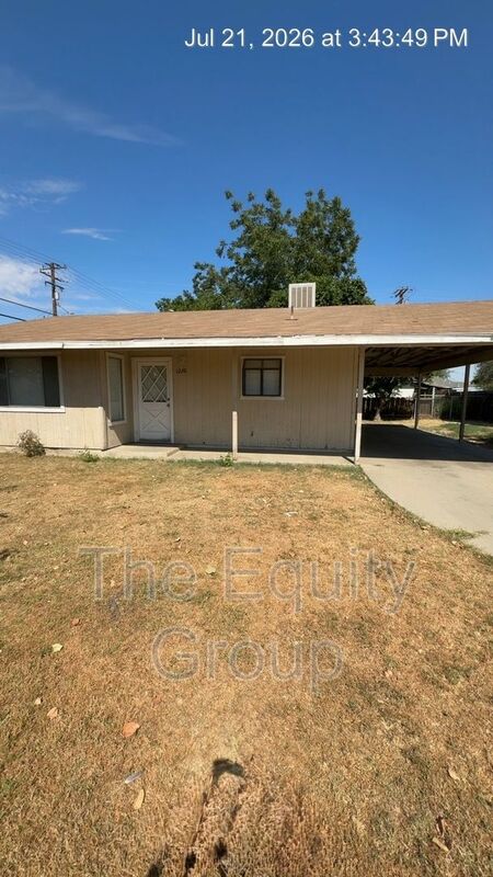 Visalia House: 1220 North Conyer St
