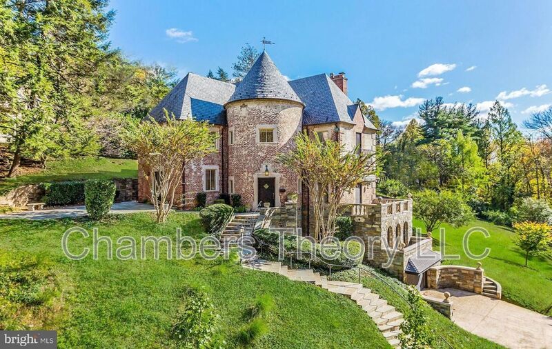 Washington House: 2701 32nd St NW