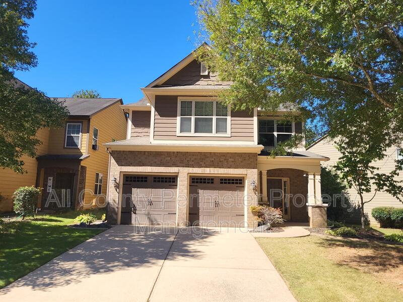 Main image for 915 Silver Lake Dr