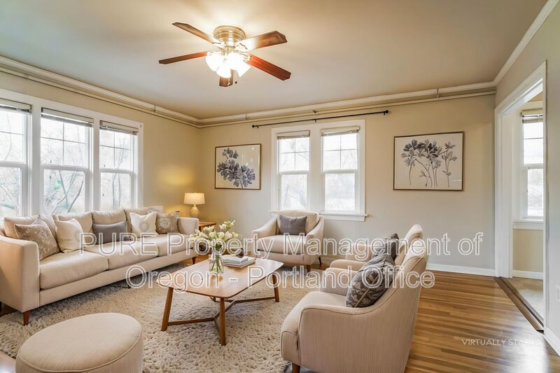 Portland House: 701 NE 28th Avenue