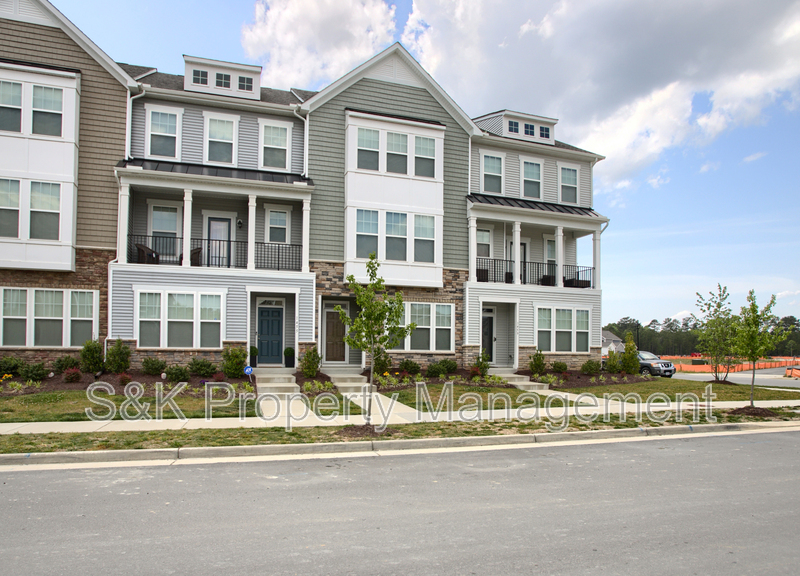 Newport News House: 1457 Independence Boulevard