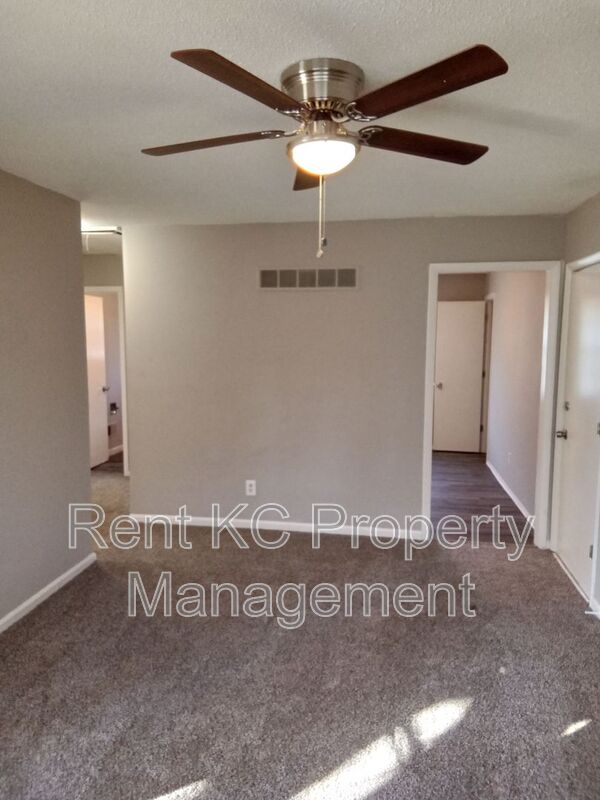 Kansas City House: 5703 NE 51st Street