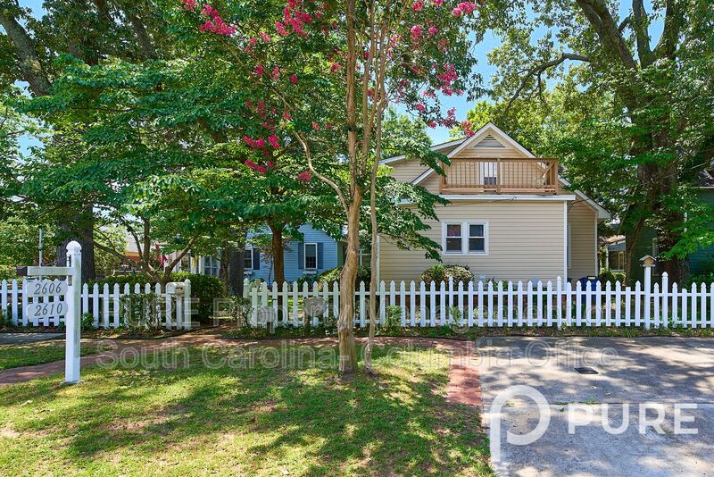 Columbia House: 2606 Cypress Street