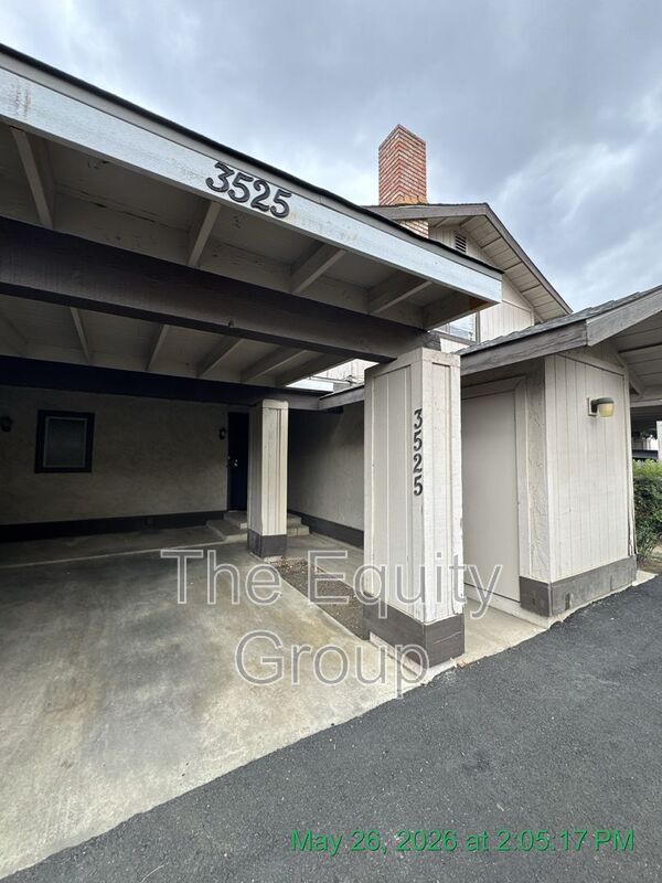 Visalia House: 3525 South County Center