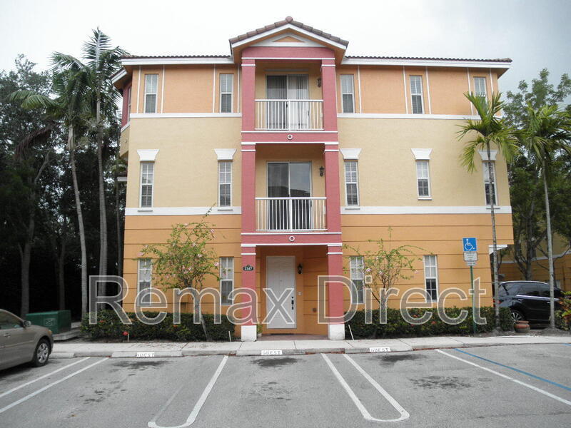 ROYAL PALM BEACH Townhome: 2147 Shoma Drive
