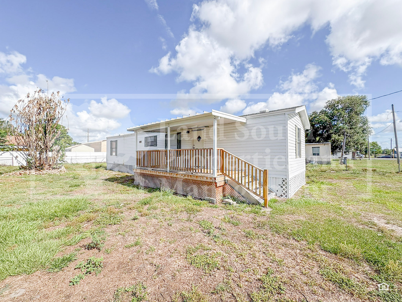 Fort Meade House: 1155 Meadow Lawn Street