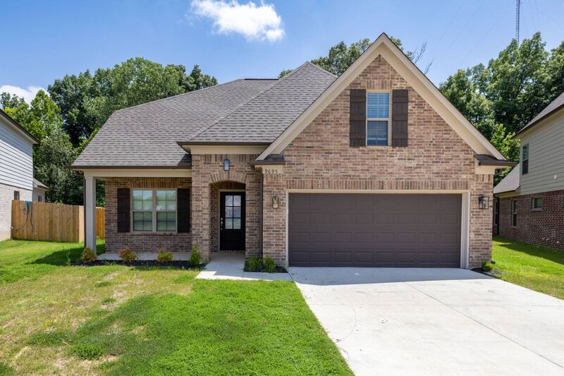 Cordova House: 9675 Bloomington Cir S