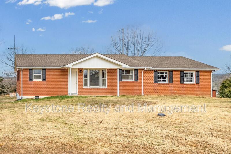 Dover House: 598 Antioch Rd