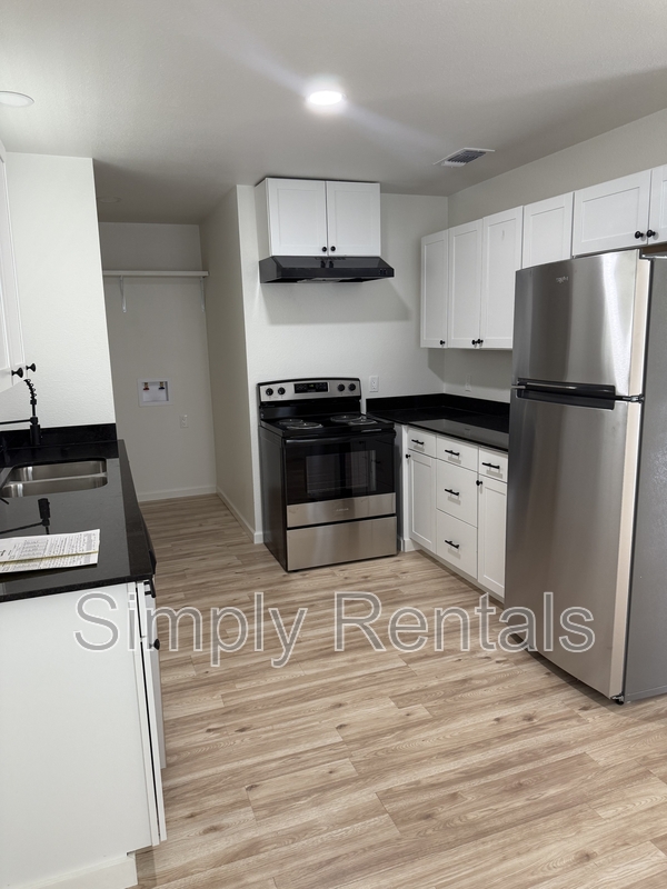 Sulphur Springs House: 831 Fisher Street