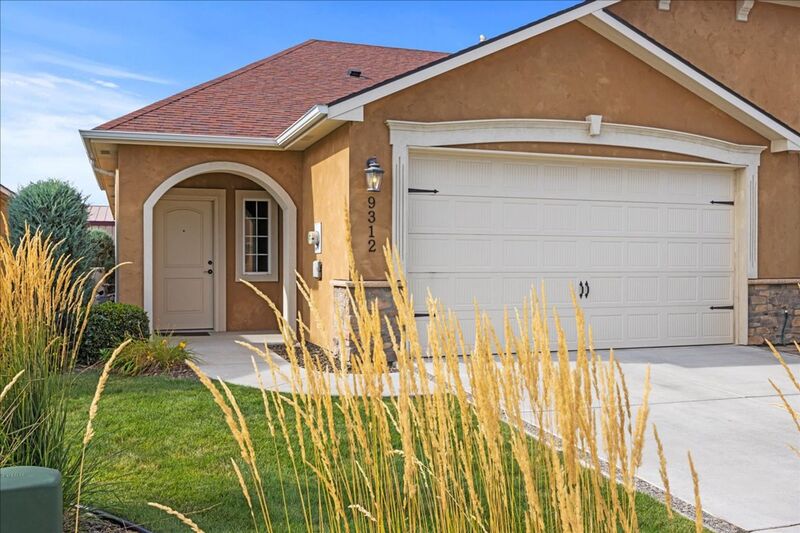 Pasco Townhome: 9312 Majestia Lane