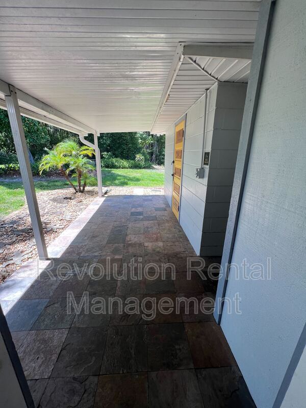 108 N Park Pl FL 32132-1712 - Photo 2