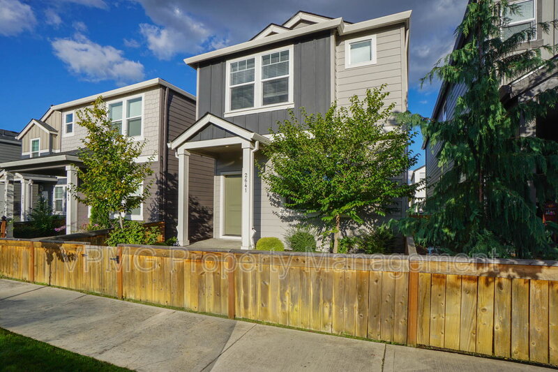 Vancouver House: 2641 Northeast 115th Plaza