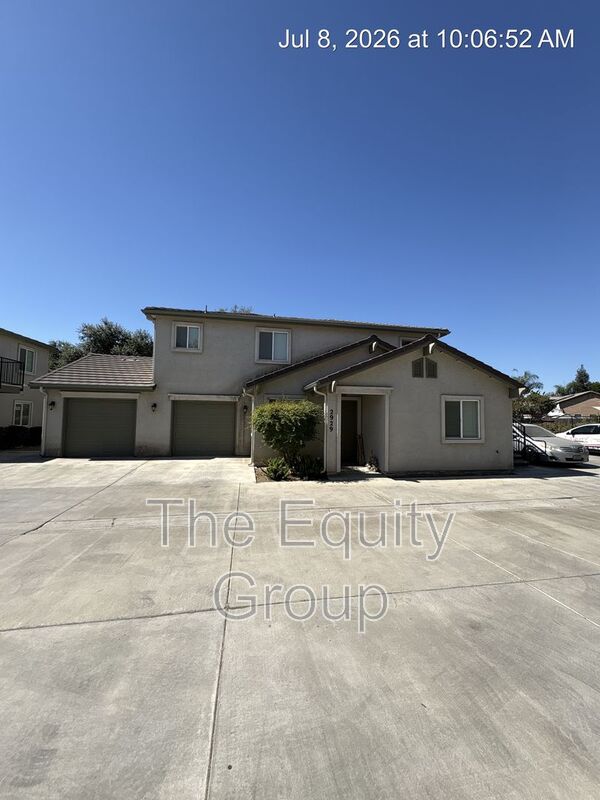 Visalia House: 2931 North Crowe Street