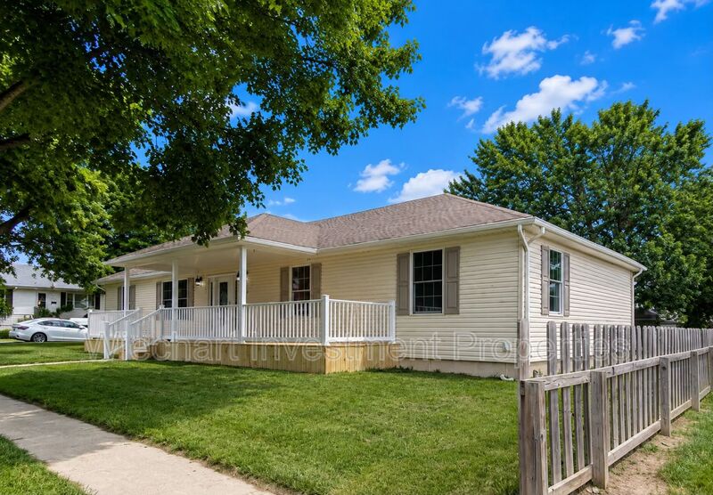 Kenton House: 232 N Cherry St