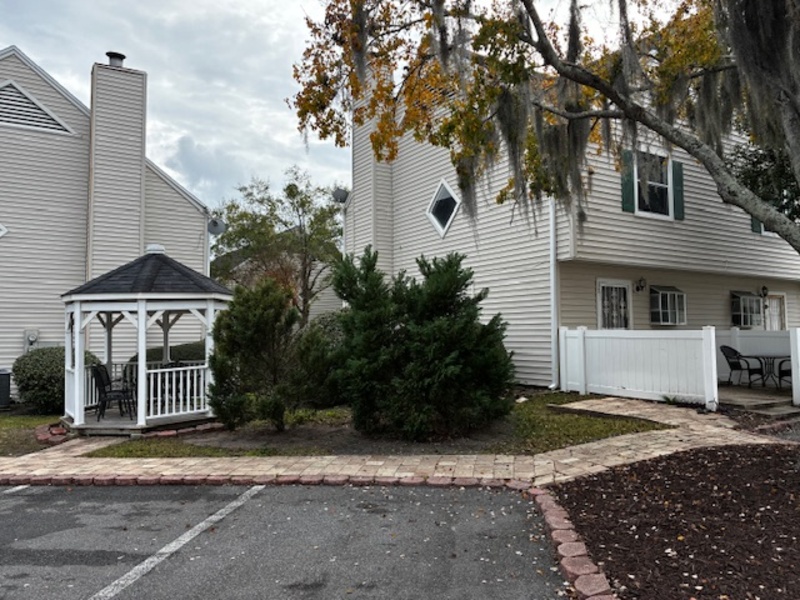 Jacksonville Townhome: 111 East 1st Street, unit 37 - ..