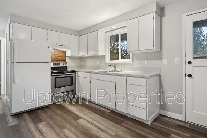 Hillsboro House: 1374 SE Cedar st