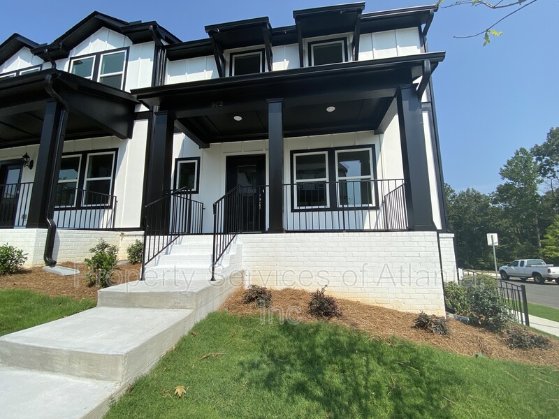 Woodstock Townhome: 912 Sweetwater Grv