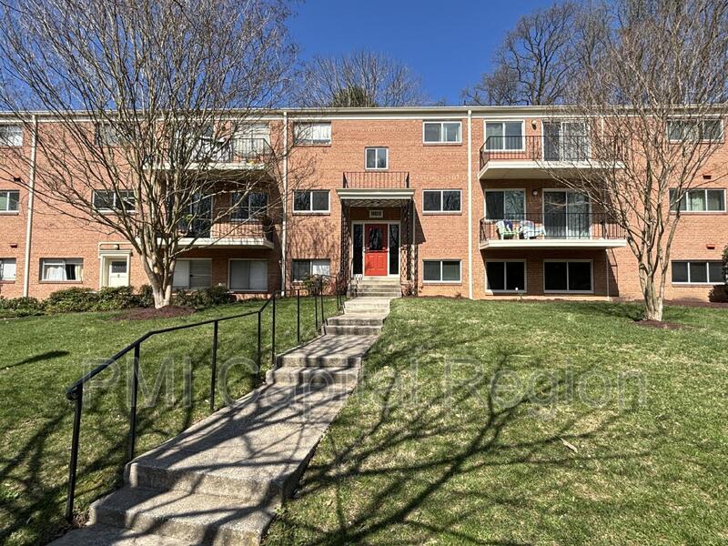 Bethesda Condo: 10620 Weymouth St