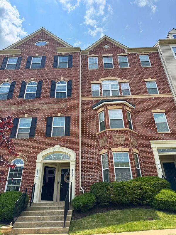 Elkridge Townhome: 7116 Daniel John Dr