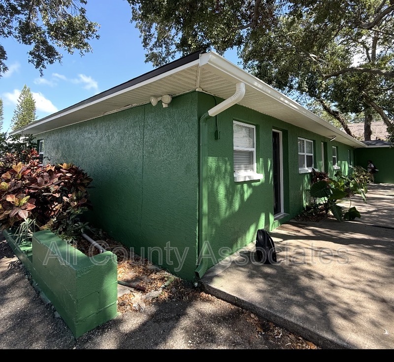 Clearwater Condo: 2273 Norman Dr