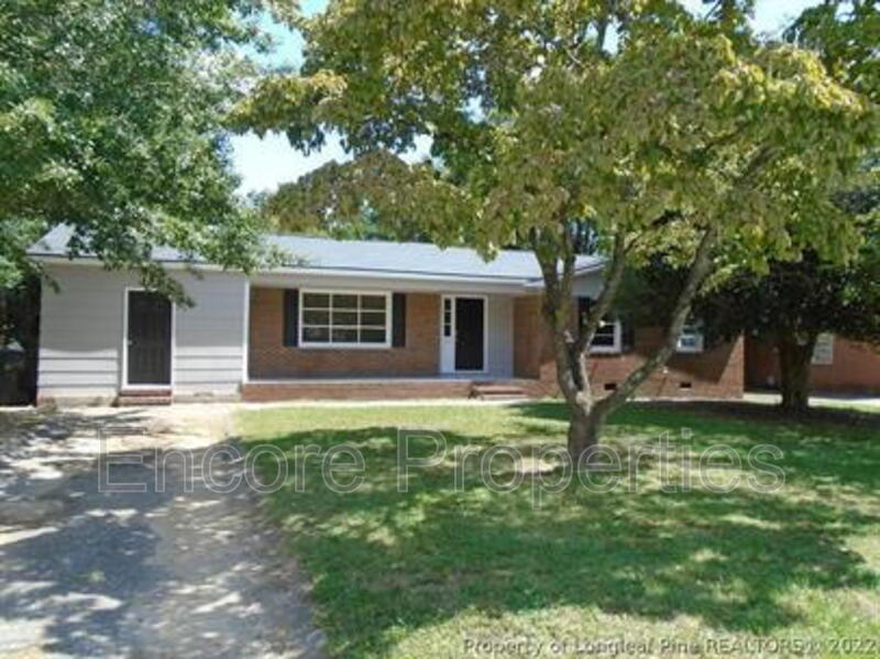 Fayetteville House: 1773 Cawdor Drive