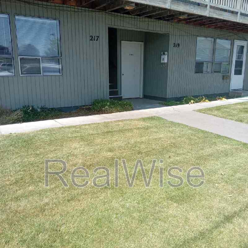 Redmond Condo: 217 NW 7th St