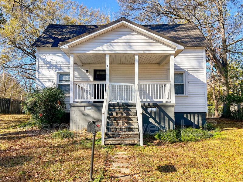 Greenville House: 4 Frost Street