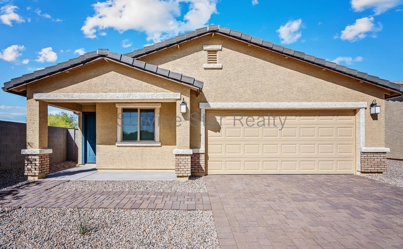 Buckeye House: 25755 W Winston Dr