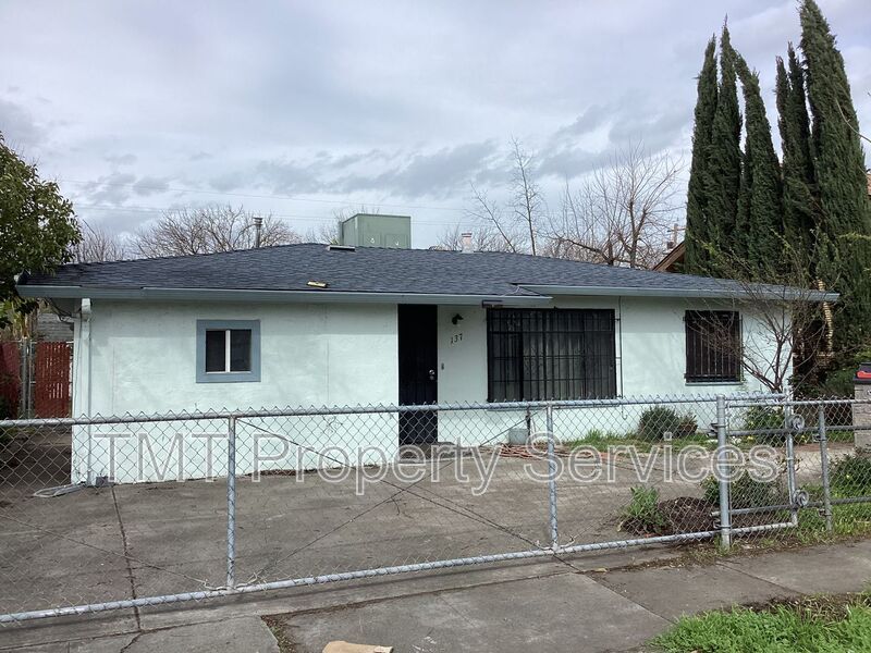 Stockton House: 137 W. Third St.