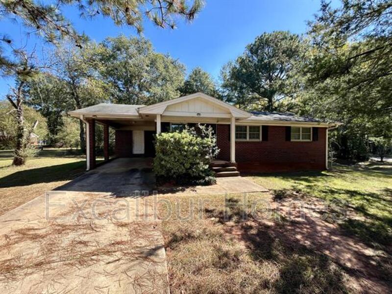 Social Circle House: 253 Marco Drive