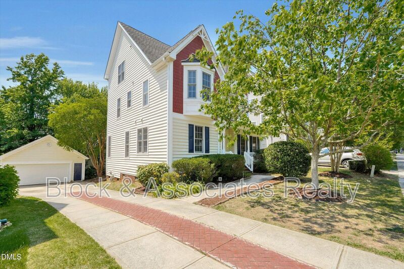 Morrisville House: 109 Old Savannah Drive