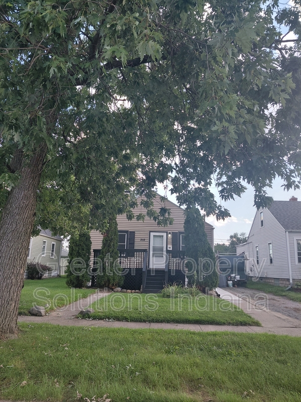 Hammond House: 3112 Kenwood Street