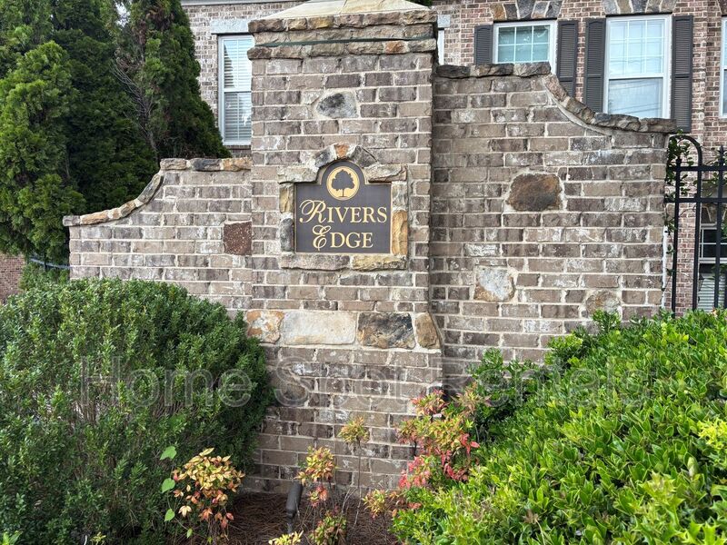 Atlanta House: 2664 Rivers Edge Dr. NE