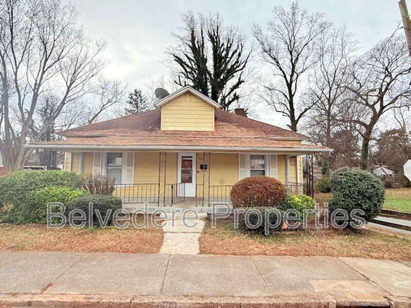 Winston-Salem House: 1400 NE 24th Street