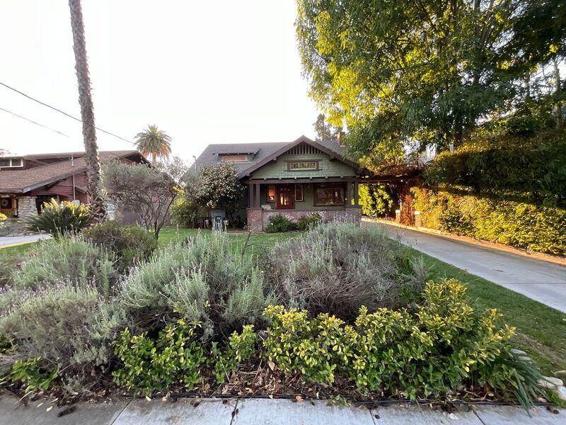 Pasadena House: 545 N Oakland Ave