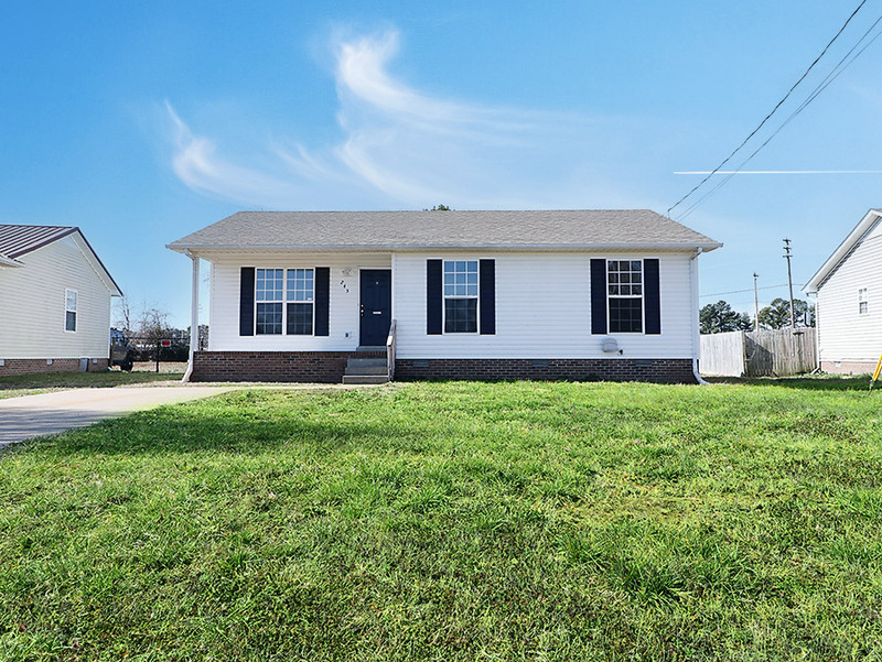 Oak Grove House: 245 Waterford Drive