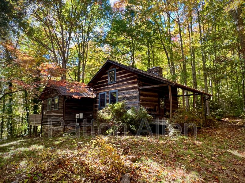 Asheville House: 575 Beaverdam Rd