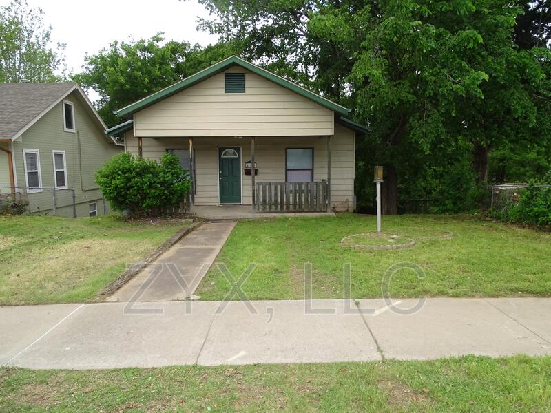 Sand Springs Condo: 412 North Lincoln Avenue - B