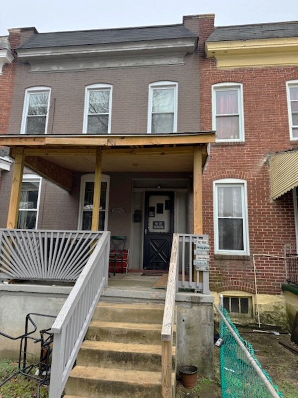 Baltimore House: 2843 West Garrison Avenue - 3