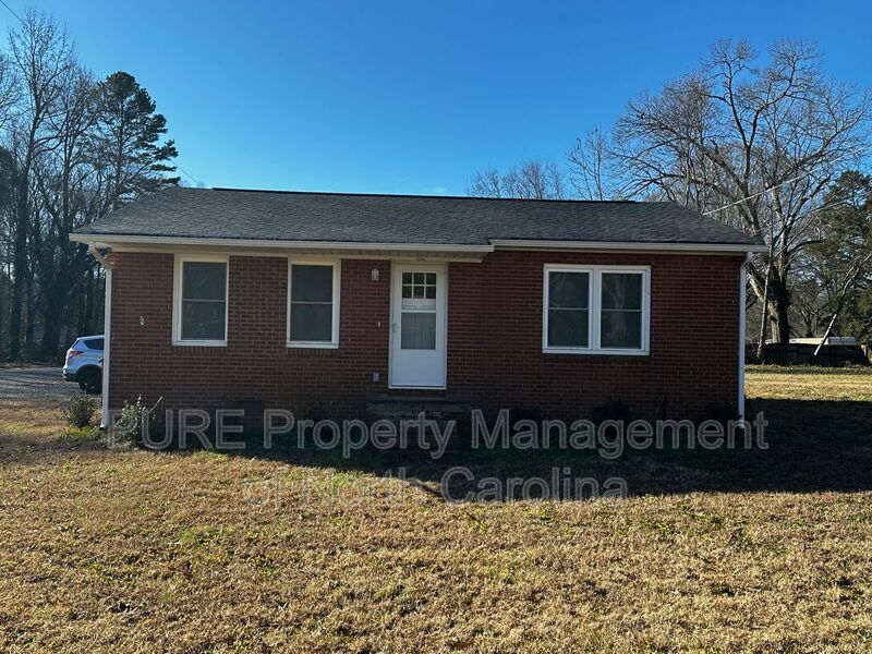 Salisbury House: 357 Peach Orchard Rd