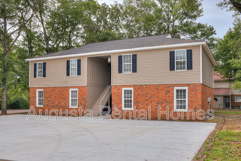 North Augusta Condo: 168 Conifer Drive