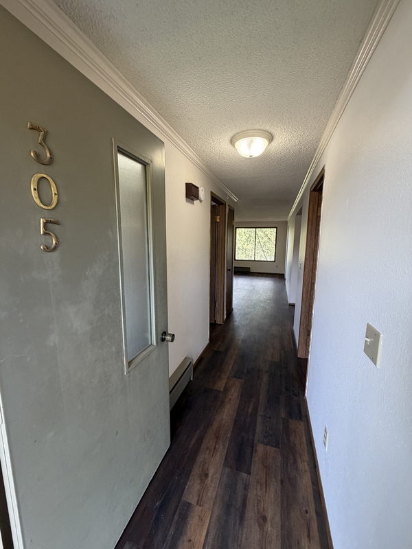 Lynden Condo: 305 La Villa Drive